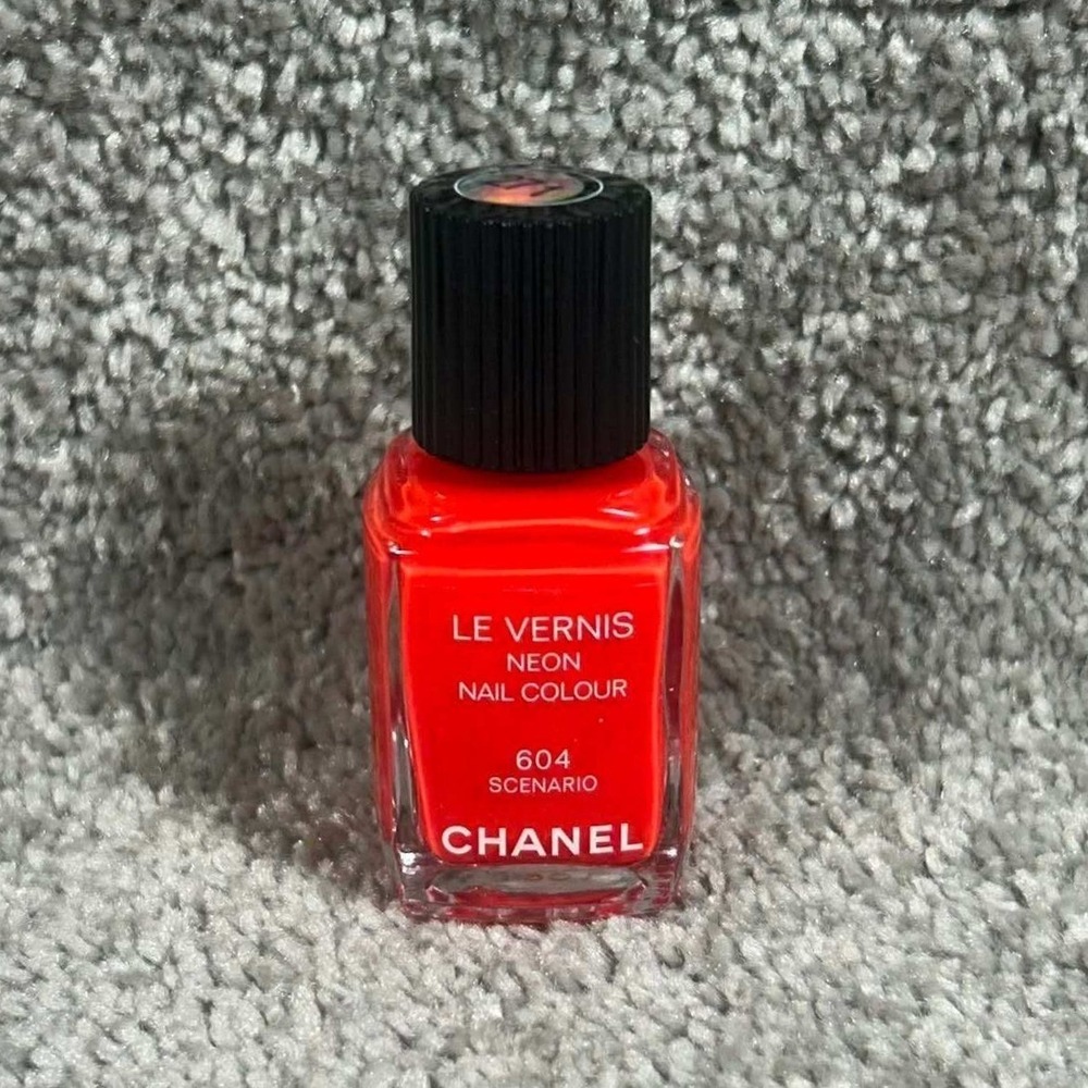 Chanel Nail Polish Neon Red 604 Scenario Le Vernis Neon Women 0.4oz